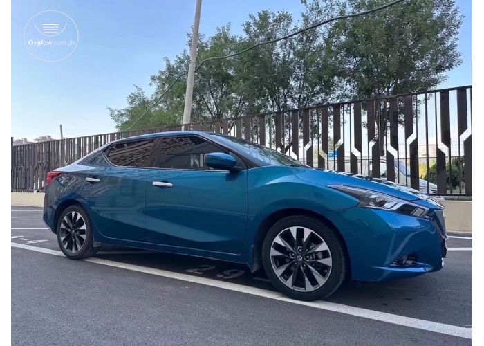 Nissan Lannia
