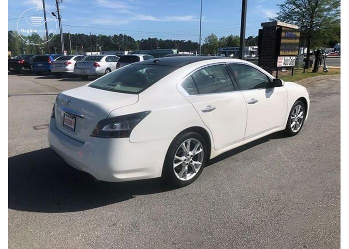 Nissan Maxima
