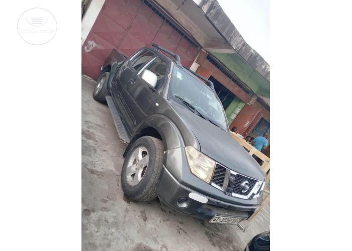 NISSAN NAVARA