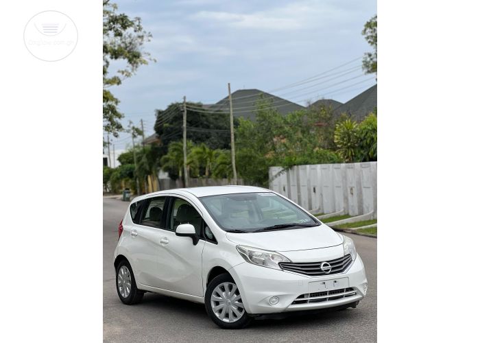 Nissan Versa SV