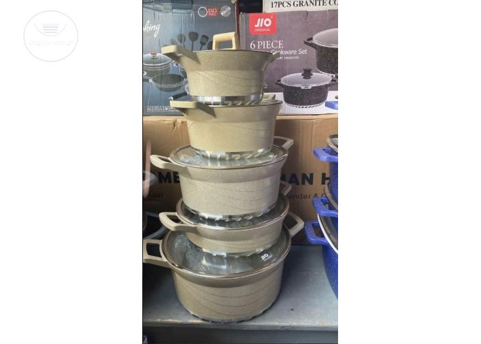 Nonstick cookware set