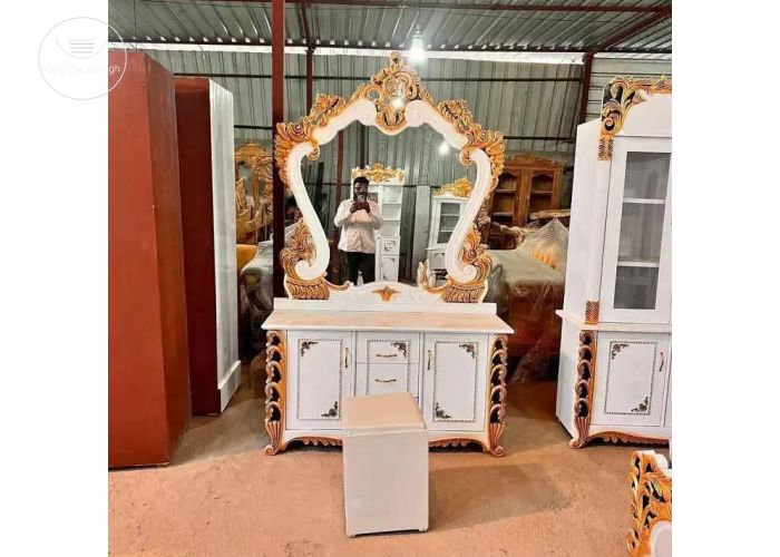 Royal dressing mirror