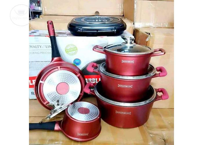 SET OF COOKING UTENSILS