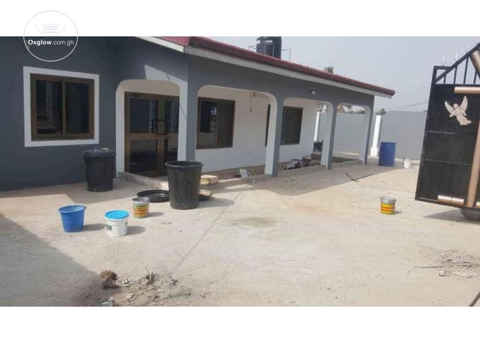 Six bedrooms house for sale