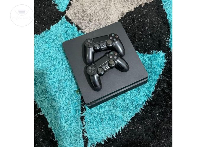 Sony PlayStation 4 Slim 