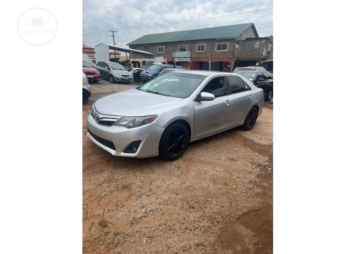 Toyota Camry Basic 