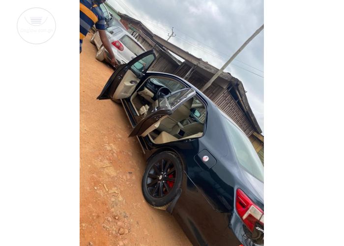 Toyota Camry XLE 