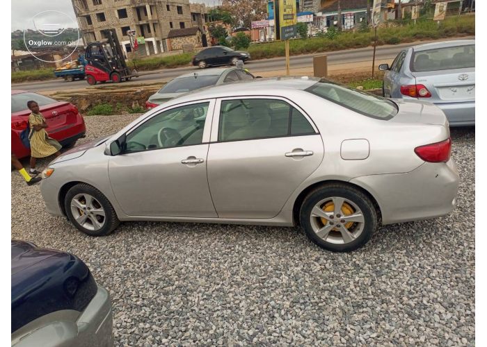 Toyota Corolla LE 