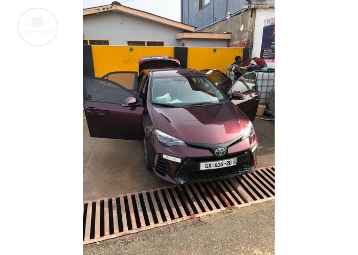 Toyota Corolla SE 2018 Model