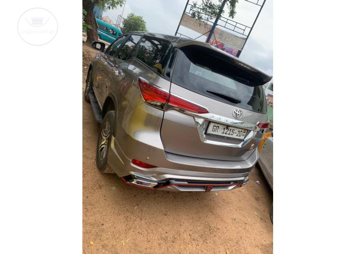 TOYOTA FORTUNER 