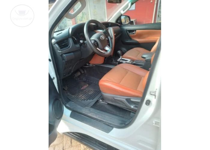 TOYOTA FORTUNER