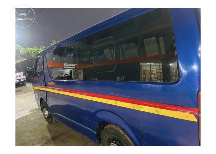 Toyota Hiace Fish