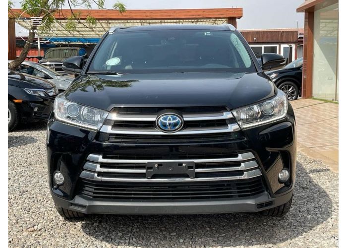 TOYOTA HIGHLANDER XLE 2018 MODEL