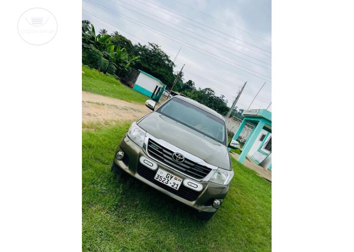 Toyota Hilux 2012 model (manual and diesel)