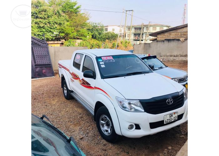 Toyota Hilux 2014 Model