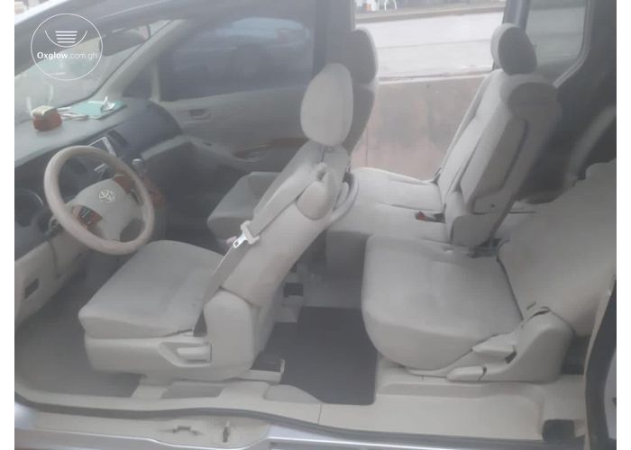 TOYOTA ISIS