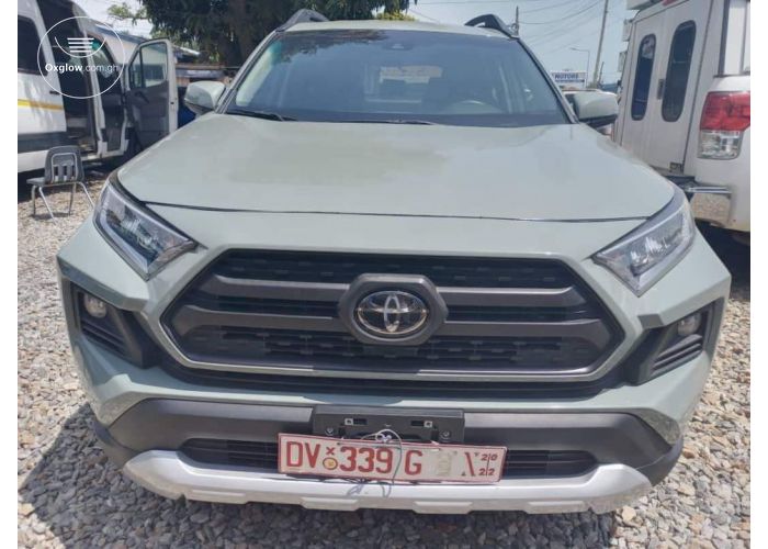 TOYOTA RAV4 XLE