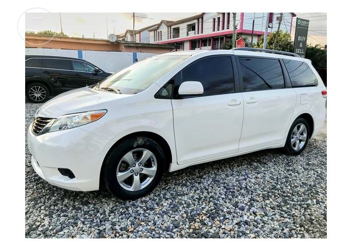 TOYOTA SIENNA