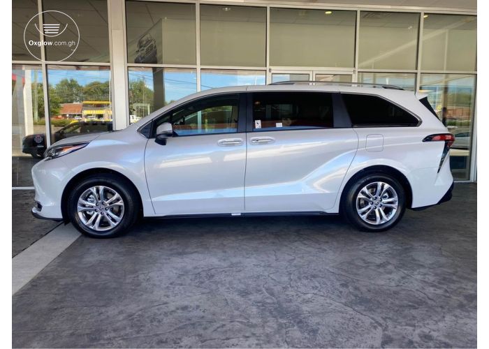 Toyota Sienna Platinum