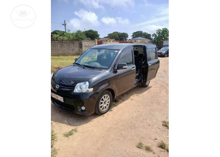 Toyota Sienta 2013