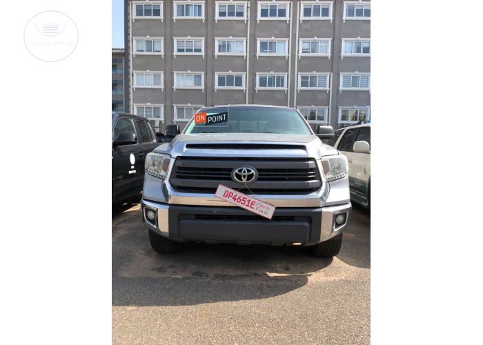 TOYOTA TUNDRA SR5