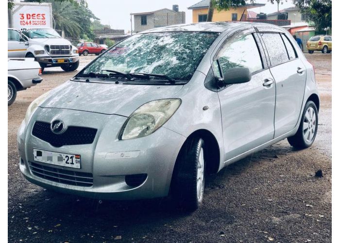 TOYOTA VITZ..