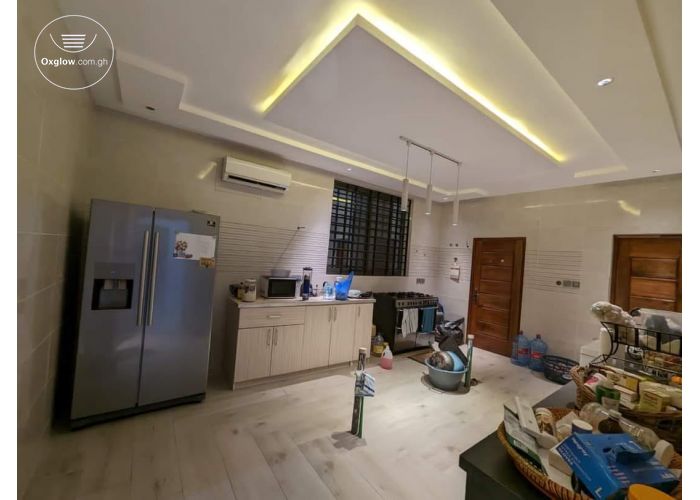 Uncompleted 3 Bedrooms Stoey House