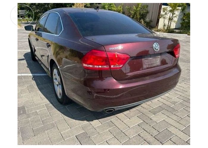 Volkswagen Passat SE 