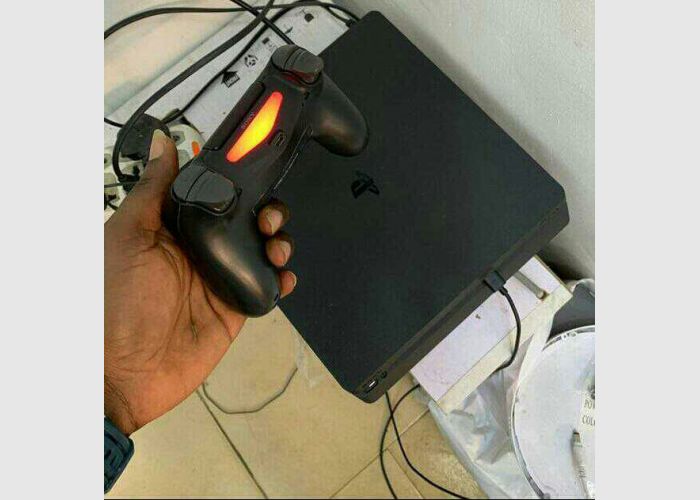 Ps4 slim 500gig