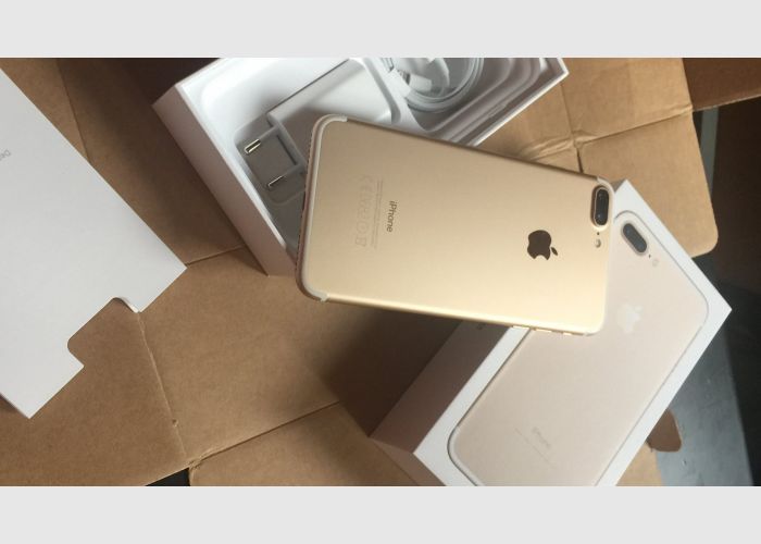 iPhone 7 plus with all accessories (128gb)