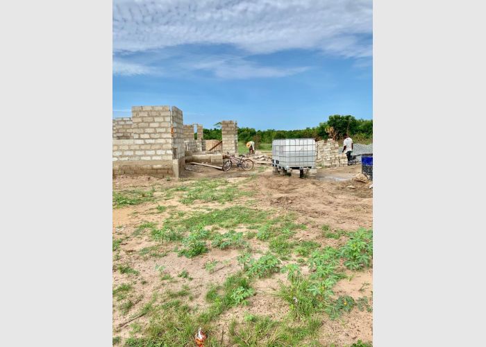 (NO LAND GUARDS) PLOTS LOCATED@(ALONG THE AFIENYA-DODOWA)ROAD