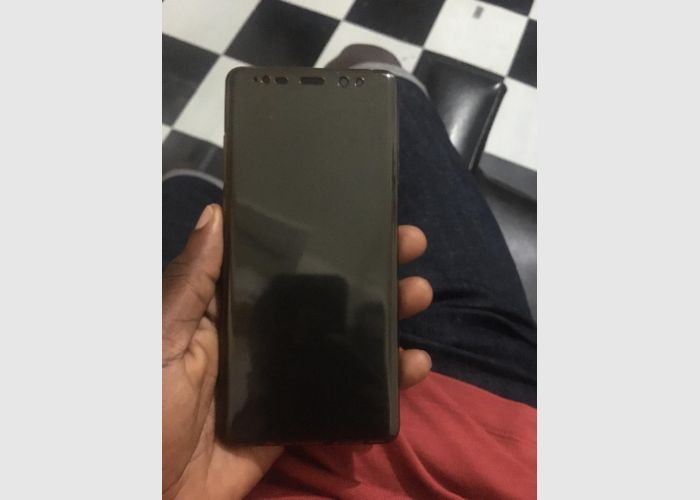 Fairly Samsung note 8 with accessories 