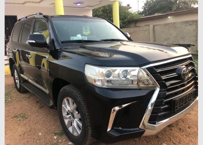  2018 Toyota Landcruiser V8 unregistered
