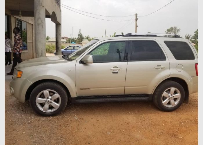  Ford Escape 2010