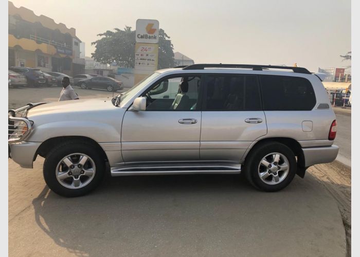 2006 toyota landcruiser VXR 