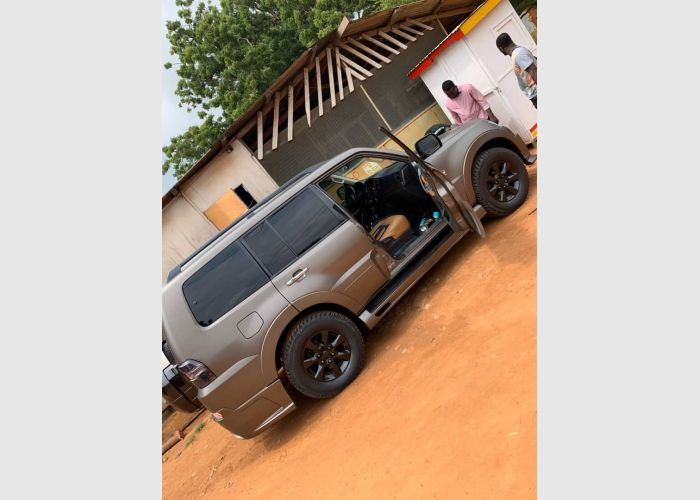 Mitsubishi Pajero 2015