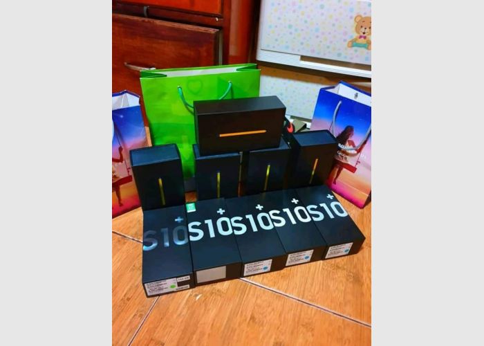 SAMSUNG  S10+
