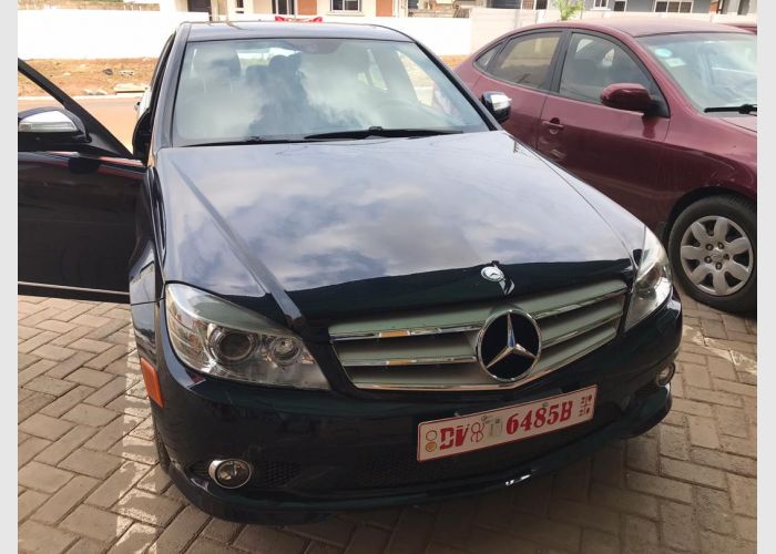 2011 Mercedes C300 4Matic