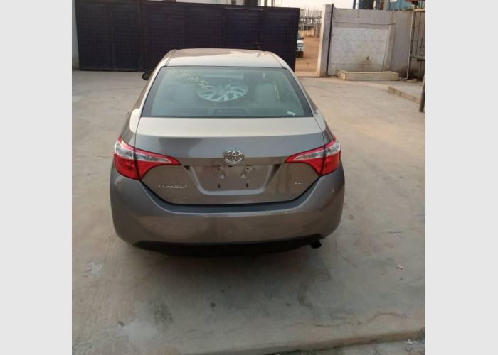 2015 Toyota corolla LE