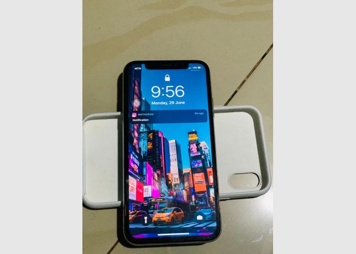 iPhone X 64