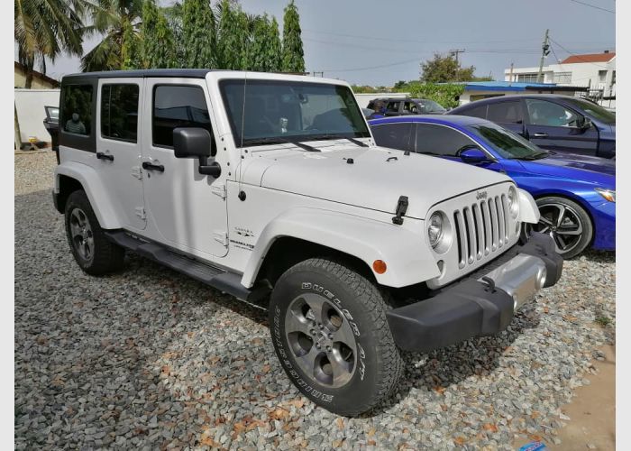  Jeep Wrangler Sahara 