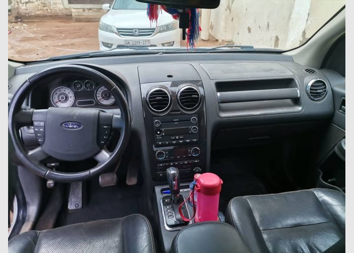 Ford Taurus x