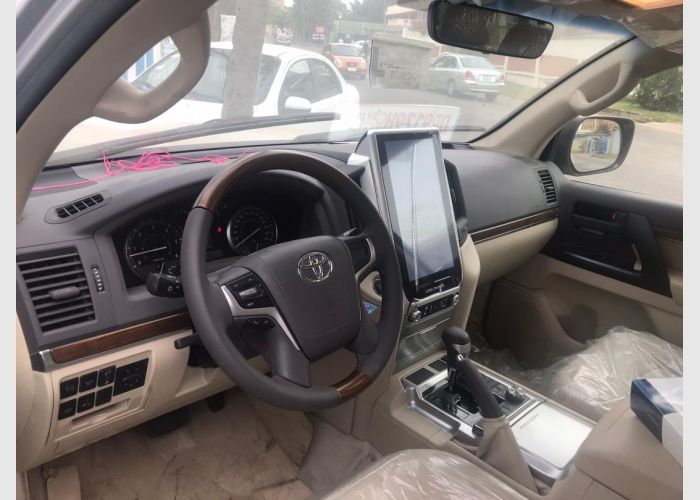 2019 Land Cruiser 