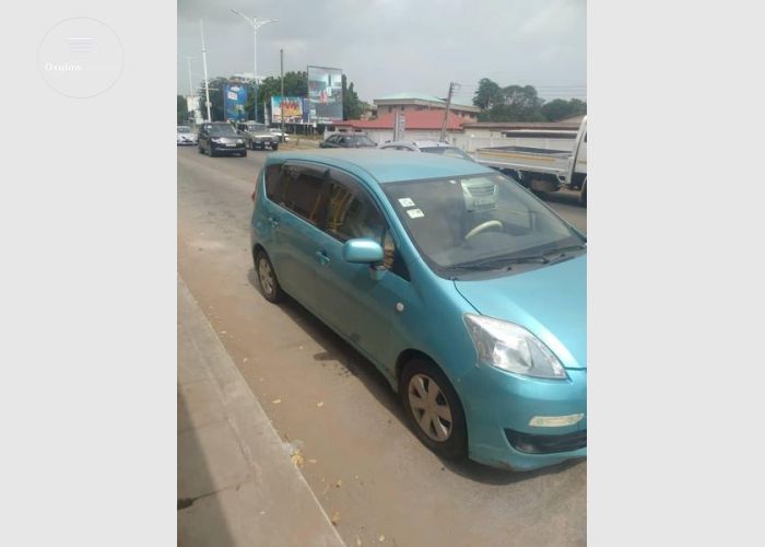 2011 Daihatsu Boon Luminas
