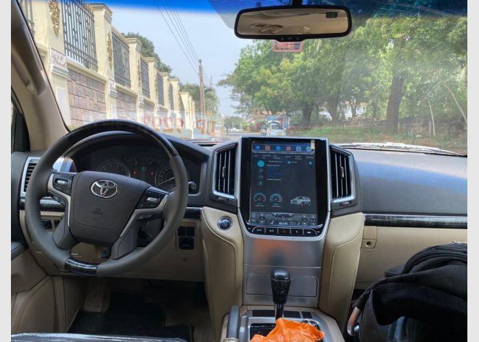 2013 landcruiser V6