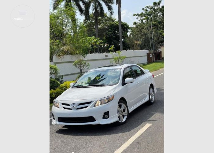 2013 Toyota Corolla Sports Fully Loaded
