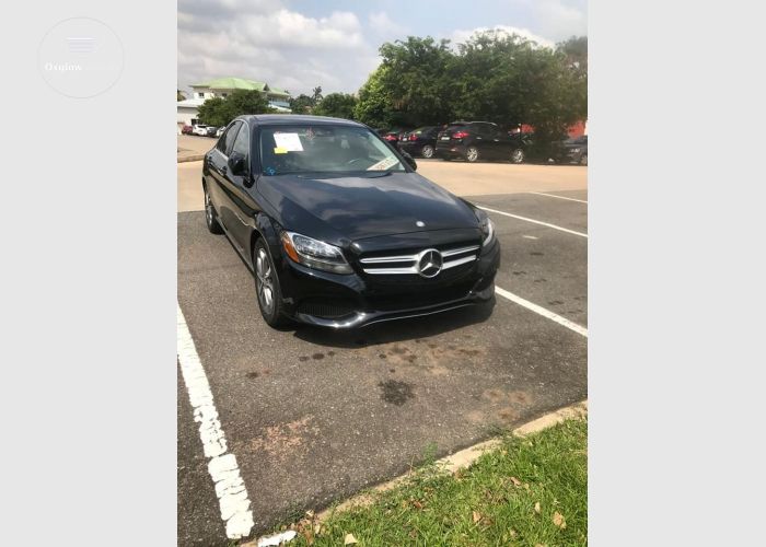 2017 MERCEDES BENZ C300 FULL OPTION
