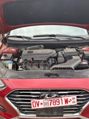 2018 HYUNDAI SONATA SE