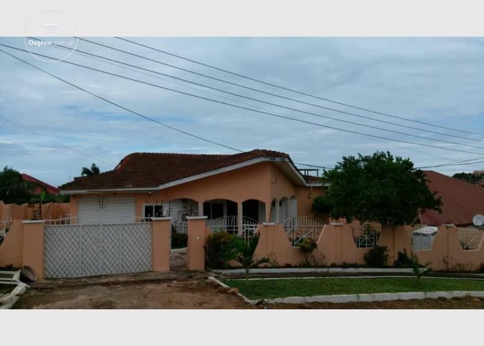 3 BEDROOM HOUSE WITH BOYS QUARTERS 