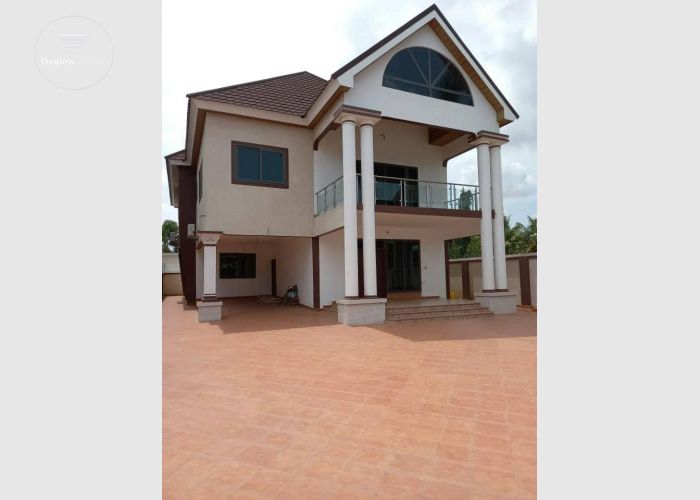 5 Bedroom House For Sale 
